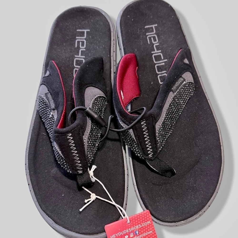 Hey Dude Flinn Sox Total Black Mens Sandals Flip Flops 112204989 Size 7 NEW